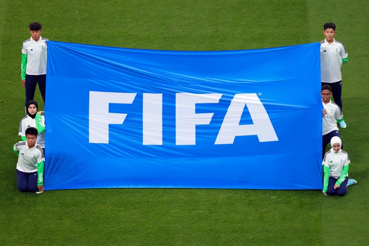 FIFA新规2027年生效:合同强制含解约条款,球员可获转会费5%分成 FIFA新规2027年生效:合同强制含解约条款,球员可获转会费5%分成