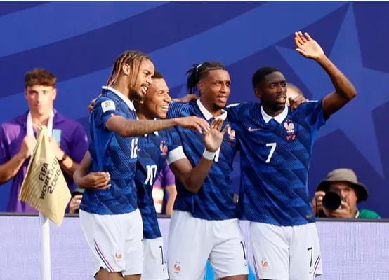 法国3-0瑞典:姆巴佩9场淘汰赛9球超越大罗,前场四人组轰10球 法国3-0瑞典:姆巴佩9场淘汰赛9球超越大罗,前场四人组轰10球
