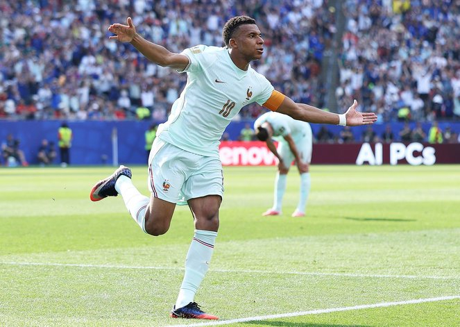法国2-0摩洛哥:德尚提前20分钟留力,姆巴佩一传一射刷数据 法国2-0摩洛哥:德尚提前20分钟留力,姆巴佩一传一射刷数据