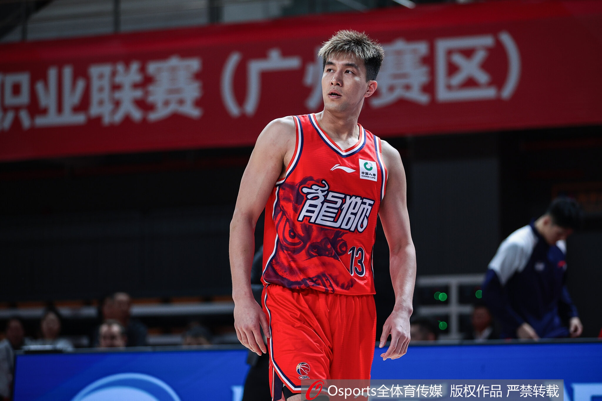 92-74!中国男篮克台北 郭艾伦解说席调侃生死战