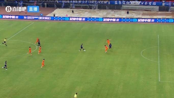 绍尔直塞贝维斯破门因越位无效 三镇1-1泰山