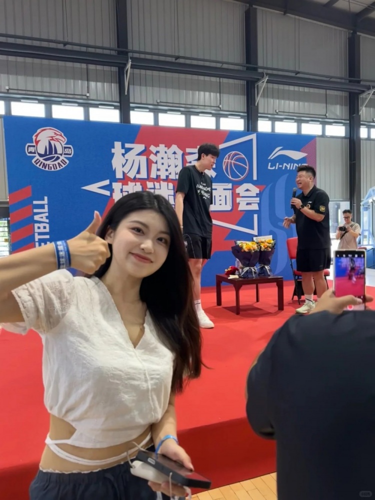 杨瀚森回国机场被偶遇 老乡博主称其性格nice 杨瀚森回国机场被偶遇 老乡博主称其性格nice