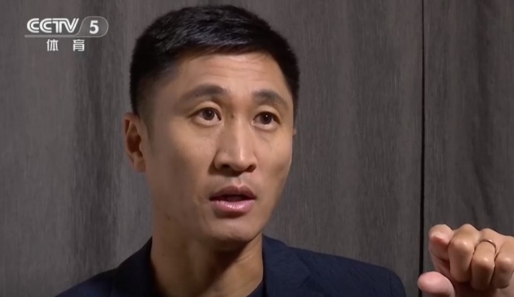 马宁详解世界杯裁判视角摄像机:内置中国防抖技术 马宁详解世界杯裁判视角摄像机:内置中国防抖技术