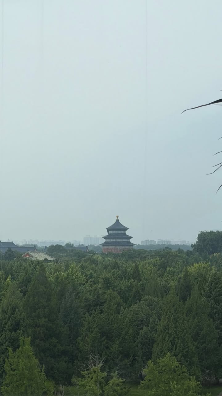 佩德里北京行:铜锅涮肉+长城,女友社媒晒图 佩德里北京行:铜锅涮肉+长城,女友社媒晒图