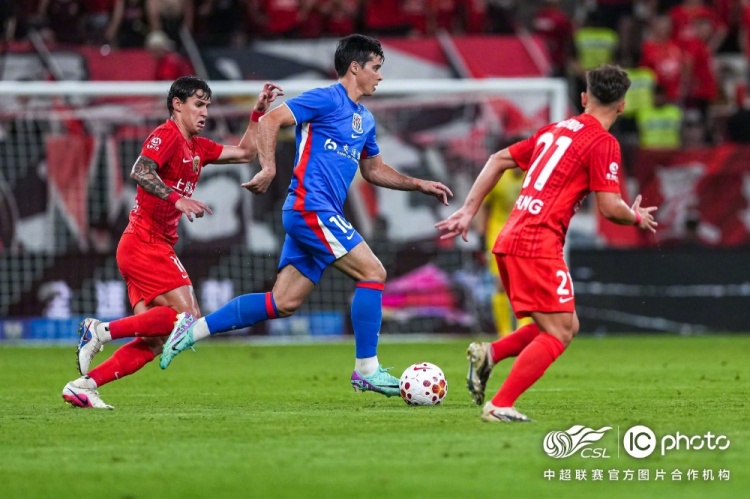莱昂纳多闪击李新翔破门 上海海港2-0力克申花德比 莱昂纳多闪击李新翔破门 上海海港2-0力克申花德比
