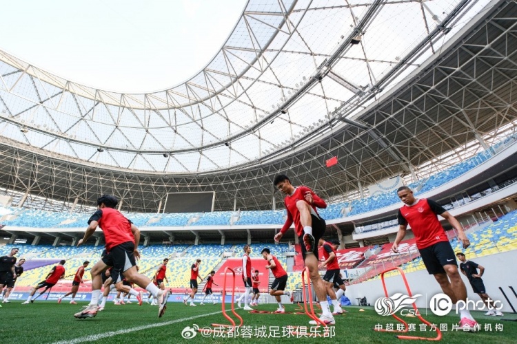 阿洛伊西确认轮换5人:国安边路传中需重点布防 阿洛伊西确认轮换5人:国安边路传中需重点布防
