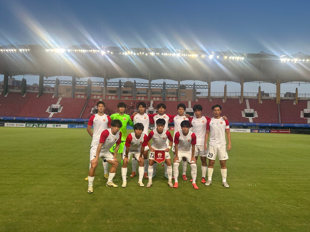 海港U20第二阶段3胜1负升至B组第二,李俊哲两传一射主导战局 海港U20第二阶段3胜1负升至B组第二,李俊哲两传一射主导战局
