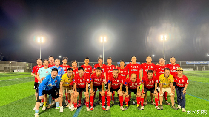 2026海淀厂超四分之一决赛:新浪1比2被贝壳逆转,单刀中柱+越位争议出局 2026海淀厂超四分之一决赛:新浪1比2被贝壳逆转,单刀中柱+越位争议出局