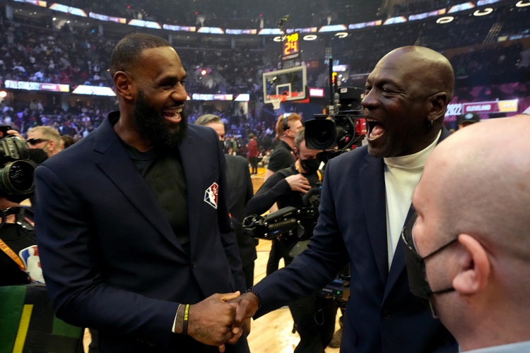 勒布朗·詹姆斯与ESPN达成纪录片协议 类似《最后一舞》 勒布朗·詹姆斯与ESPN达成纪录片协议 类似《最后一舞》