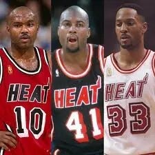 1996年合同风暴：乔丹3014万，鲨鱼1.21亿，湖人得到科比