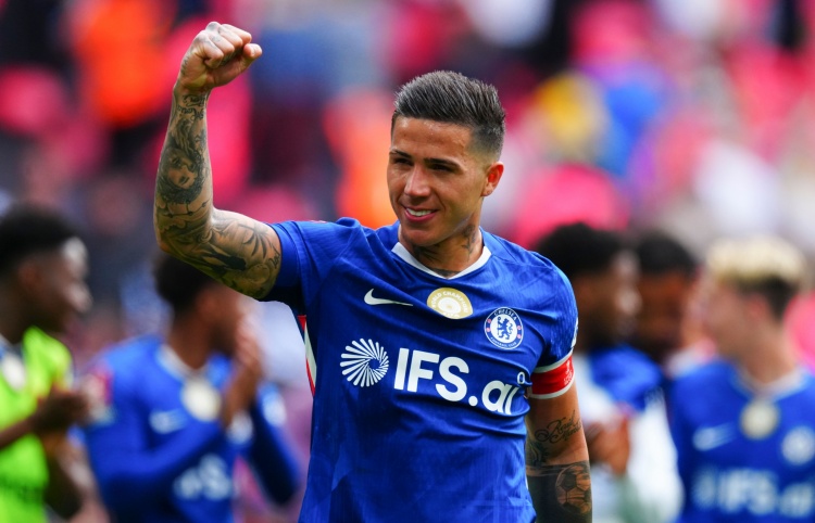 记者:曼城和切尔西就恩佐的谈判持续到深夜,球员团队对交易乐观