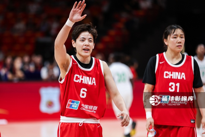 媒体人:杨舒予是今天当之无愧的mvp 关键时刻站出来连续突破得分