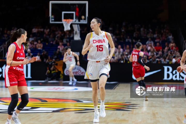 媒体人:屎味的巧克力也是巧克力 中国女篮赢了就是最重要的