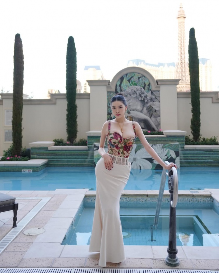 只顾看她了!德扑美女牌手All In姐参加威少基金会扑克之夜! 只顾看她了!德扑美女牌手All In姐参加威少基金会扑克之夜!